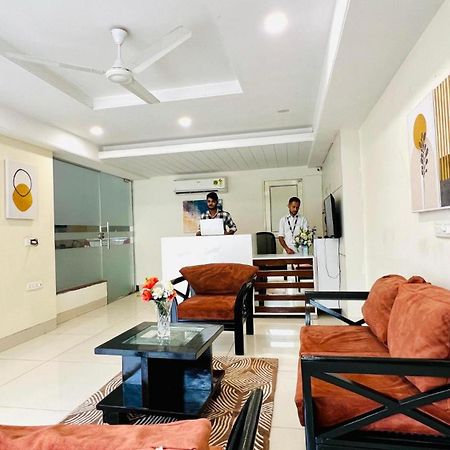 Bluo Studio2 Golf Course Road - Gym, Terrace Garden Gurgaon Eksteriør bilde