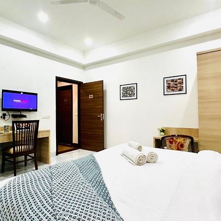 Bluo Studio2 Golf Course Road - Gym, Terrace Garden Gurgaon Eksteriør bilde