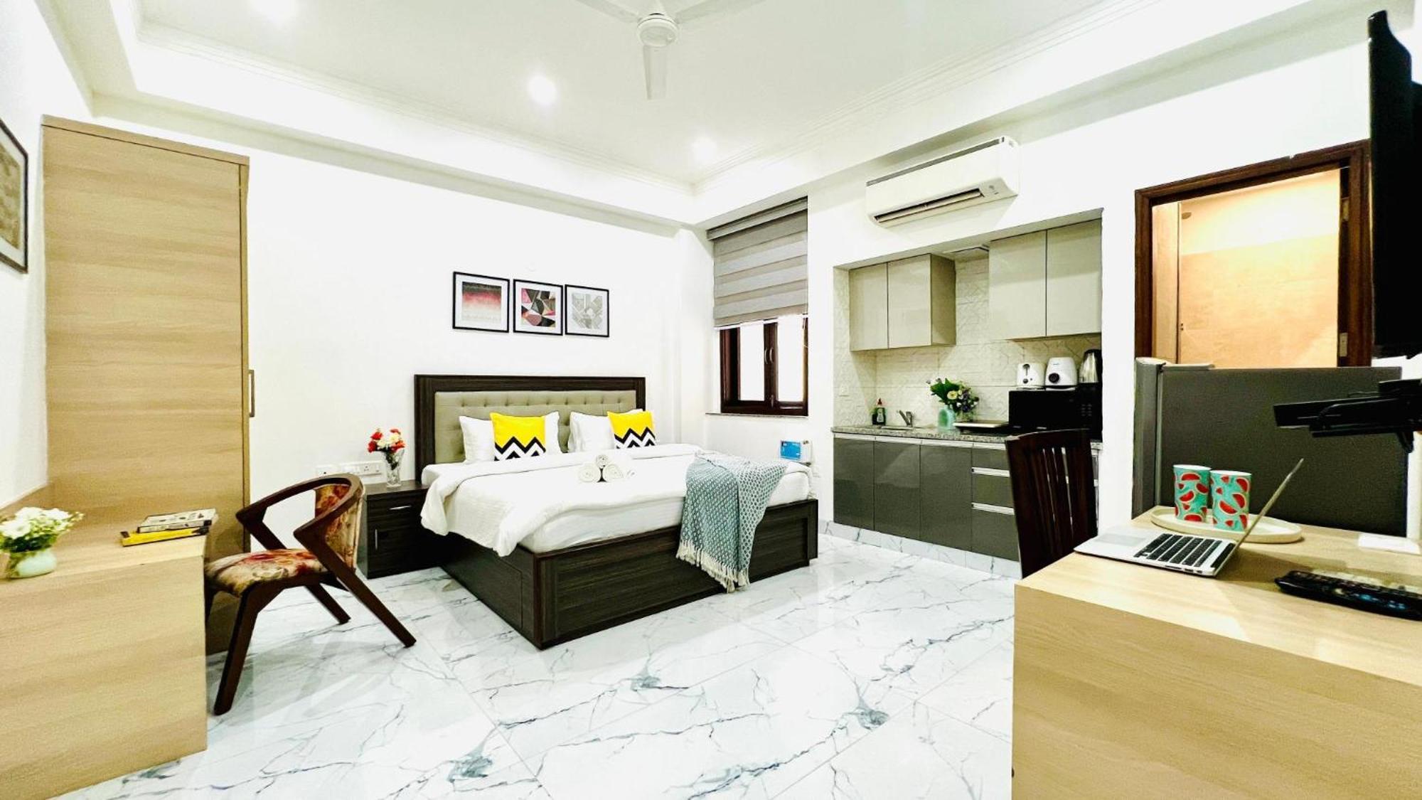 Bluo Studio2 Golf Course Road - Gym, Terrace Garden Gurgaon Eksteriør bilde