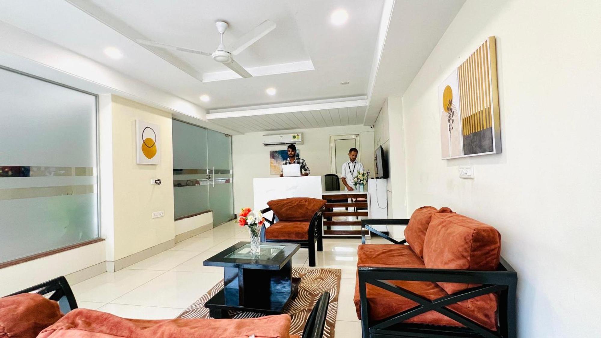 Bluo Studio2 Golf Course Road - Gym, Terrace Garden Gurgaon Eksteriør bilde