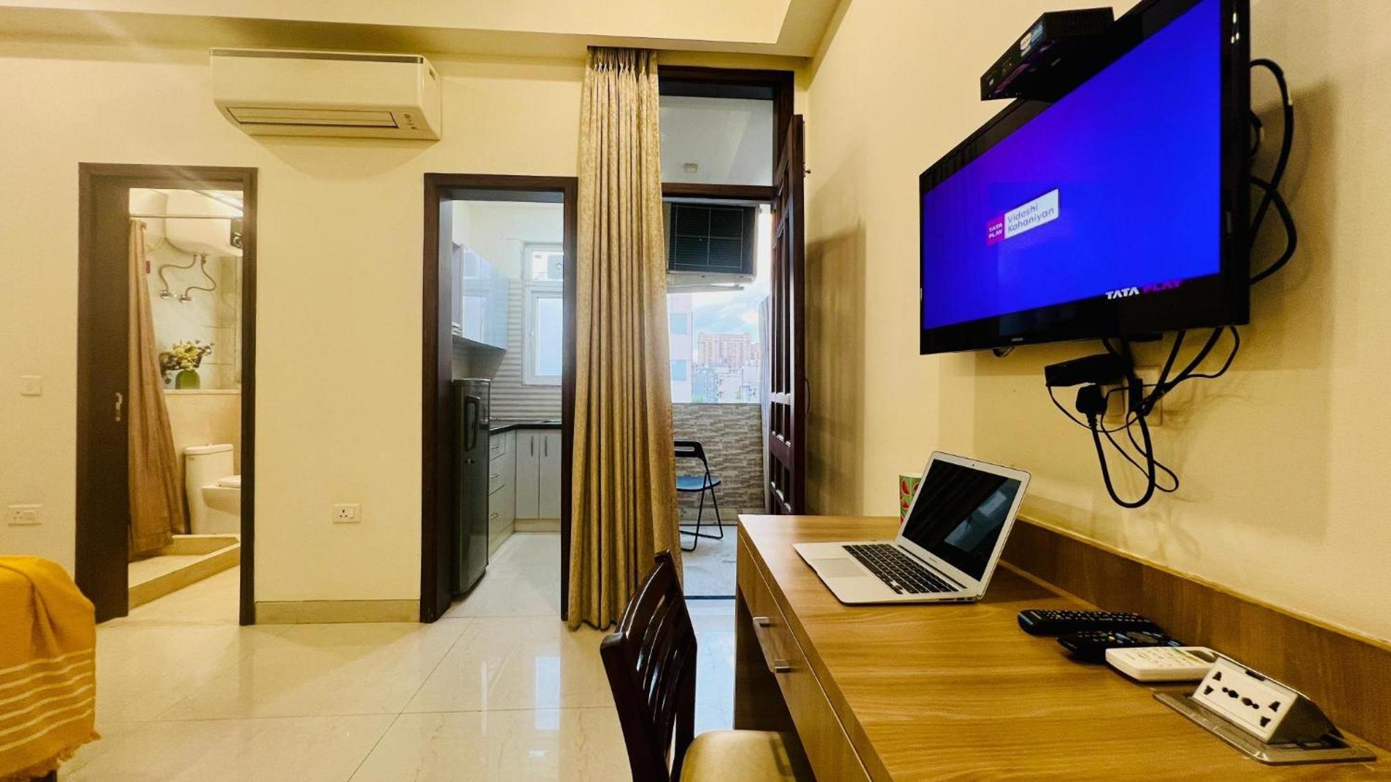 Bluo Studio2 Golf Course Road - Gym, Terrace Garden Gurgaon Eksteriør bilde